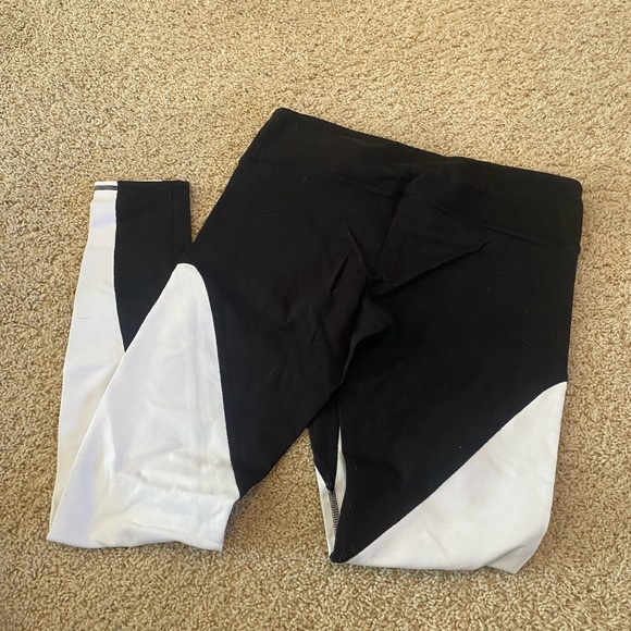 Alo Color Block Leggings - Picture 4 of 7